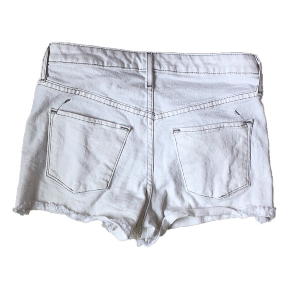 Mossimo white shorts, woman’s size 2 - Picture 4 of 4